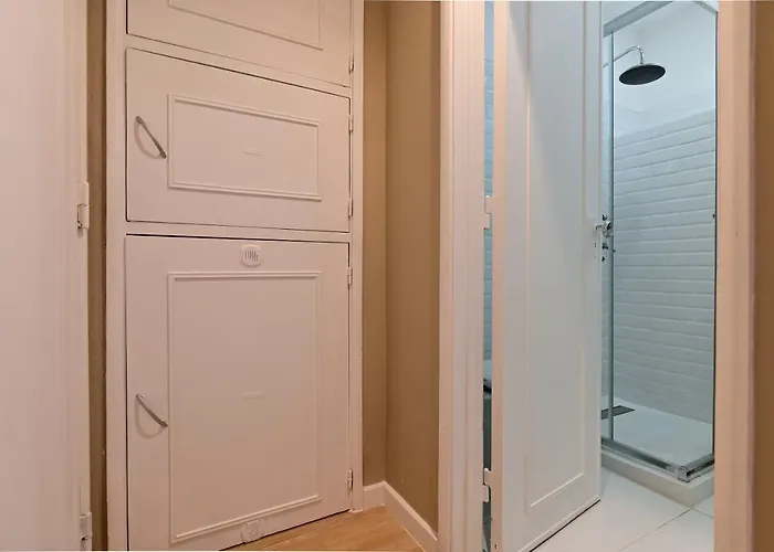 Daire Outdoor Patio Newly Renovated