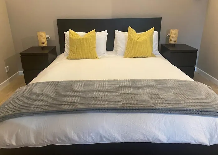 Daire Outdoor Patio Newly Renovated *