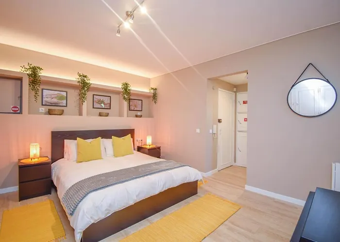 Outdoor Patio Newly Renovated Cascais