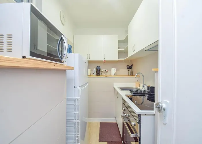 Outdoor Patio Newly Renovated Daire *