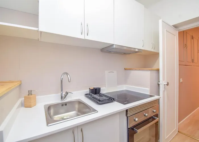 Outdoor Patio Newly Renovated Daire *