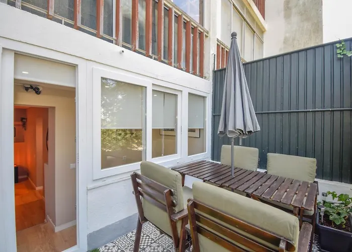 Daire Outdoor Patio Newly Renovated *