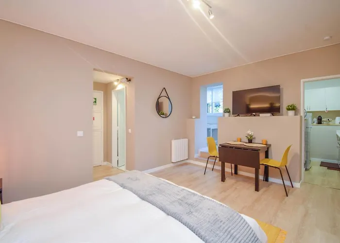 Daire Outdoor Patio Newly Renovated *