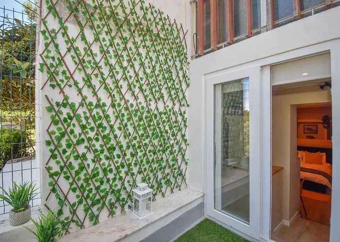 Daire Outdoor Patio Newly Renovated