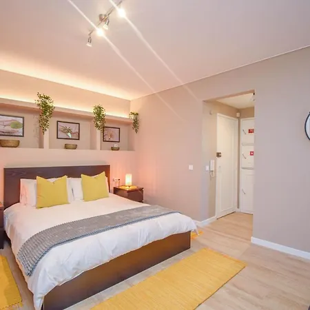 Outdoor Patio Newly Renovated Кашкайш