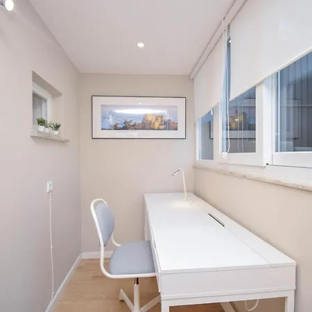 Outdoor Patio Newly Renovated *